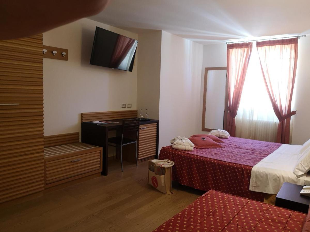 Albergo Cavallino Bianco Rumo Екстериор снимка