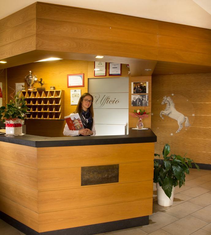 Albergo Cavallino Bianco Rumo Екстериор снимка