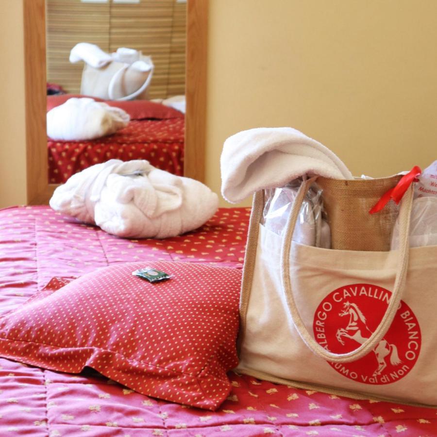Albergo Cavallino Bianco Rumo Екстериор снимка