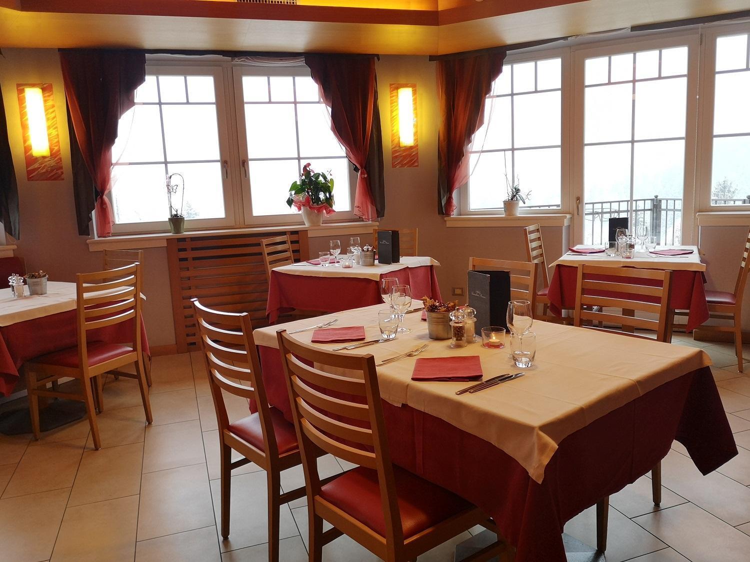 Albergo Cavallino Bianco Rumo Екстериор снимка