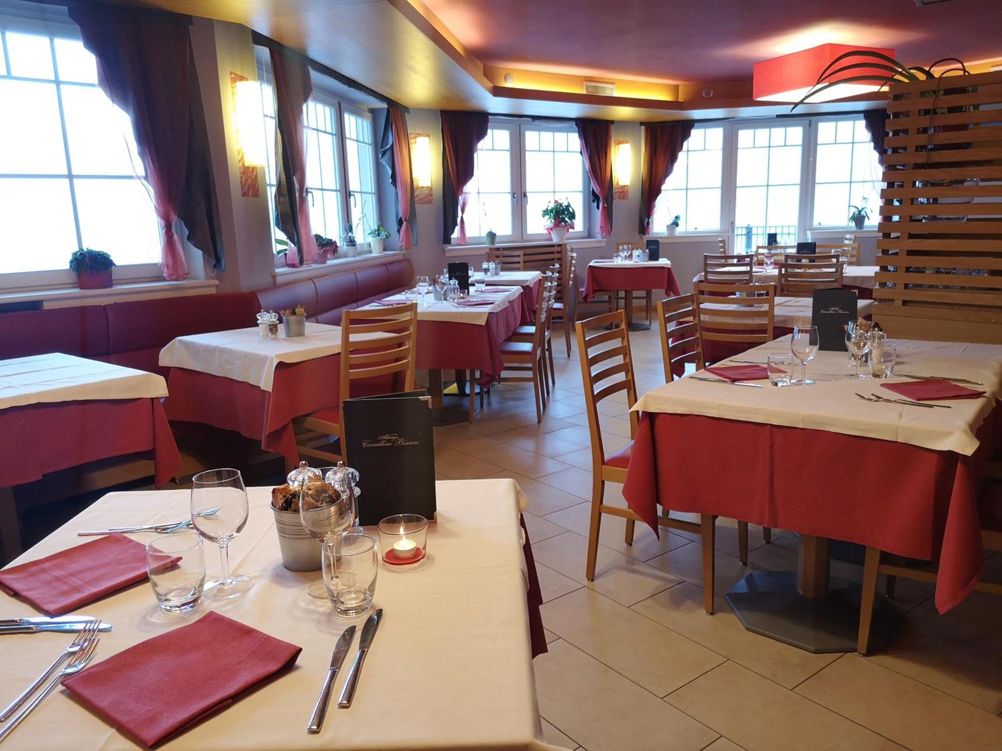 Albergo Cavallino Bianco Rumo Екстериор снимка